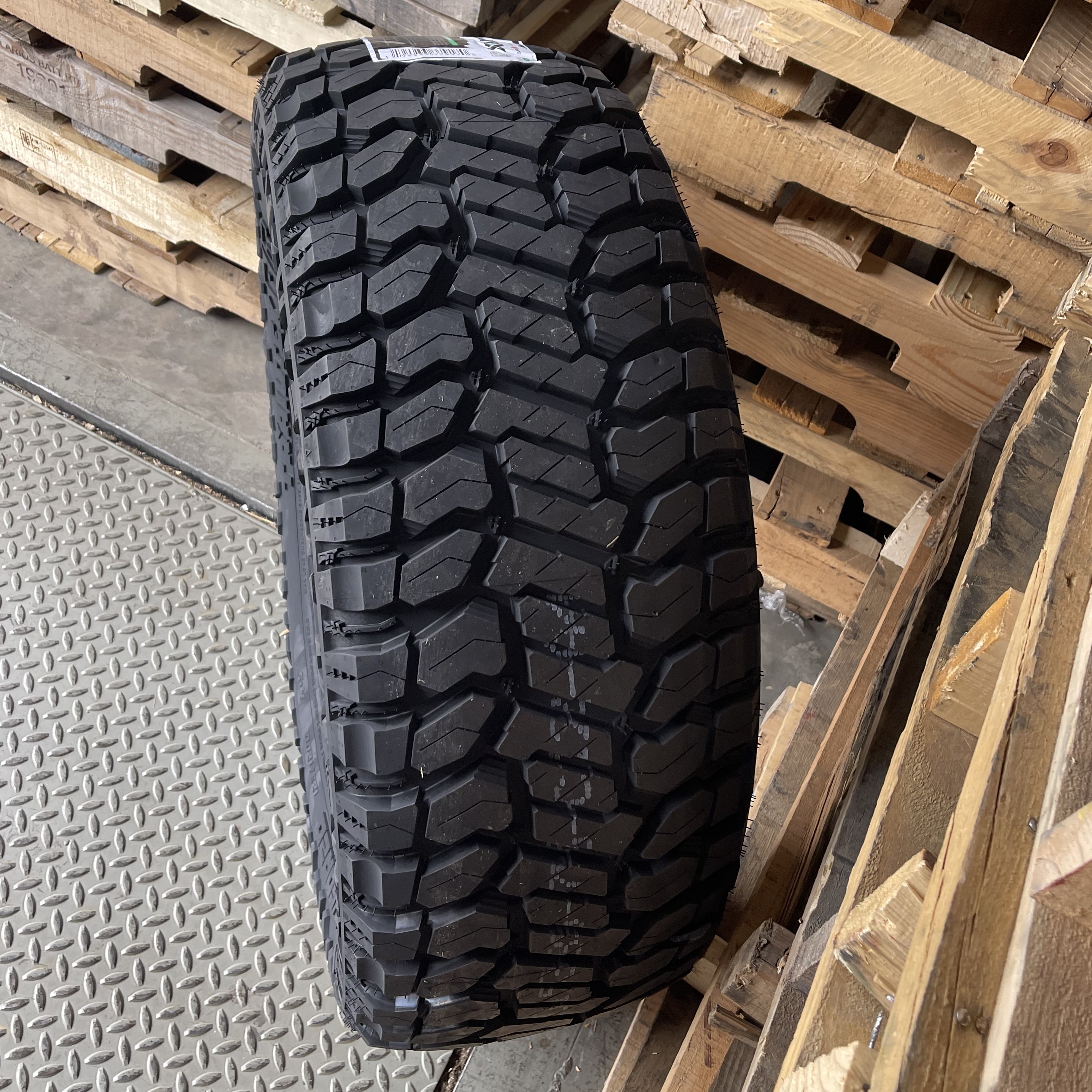 5 - 275/60-20 Avix Trailtek Rugged Terrain Tire 2756020 AVX-201401
